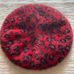 Women’s leopard faux fur beret